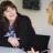 Sociaal werker Nathalie Van Hulle lacht