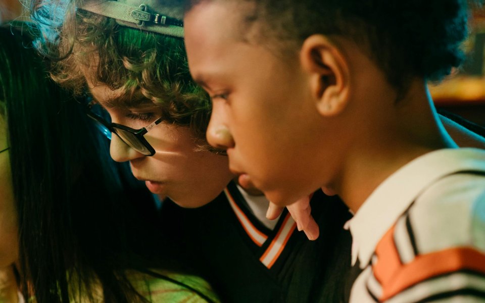 close-up van drie jongeren