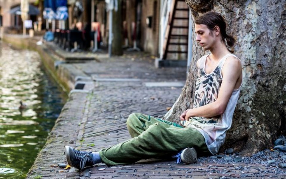 dakloze jongere op straat armoede