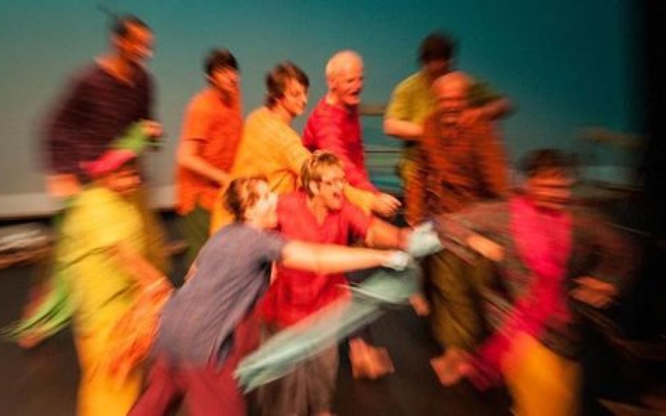 groep mensen op podium