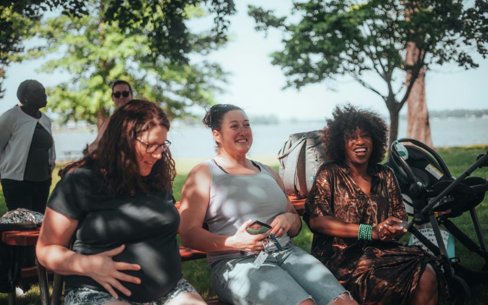 groep moeders in een park
