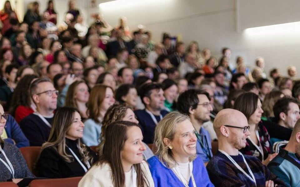 Publiek volgt de inspiratiedag digitale inclusie