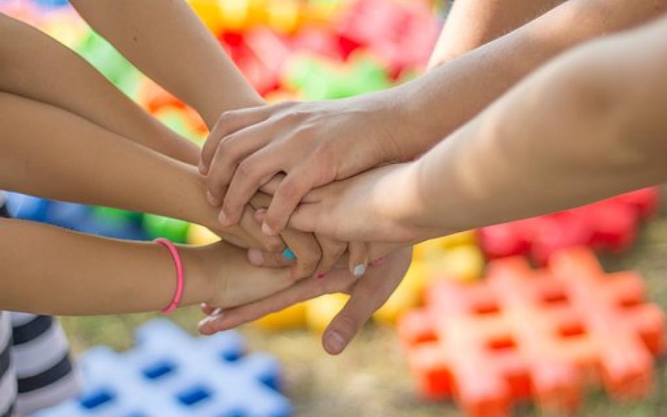 Kennishub - Huizen van het Kind - Methodiekendoos Ouders in huis Kids in huis