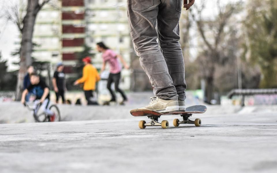 skateboarder in de stad