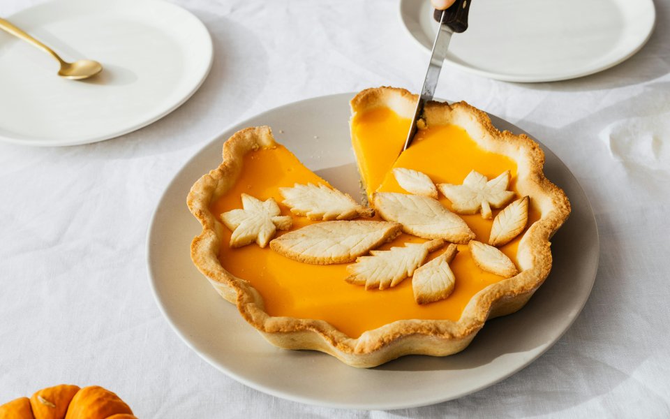 taart-die-wordt-aangesneden