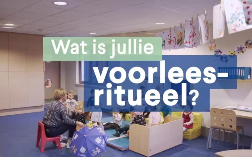 Voorleesritueel in kinderdagverblijf Patjoepelke