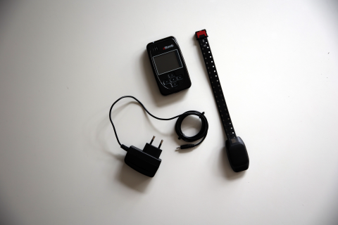 Enkelband en gps-tracker