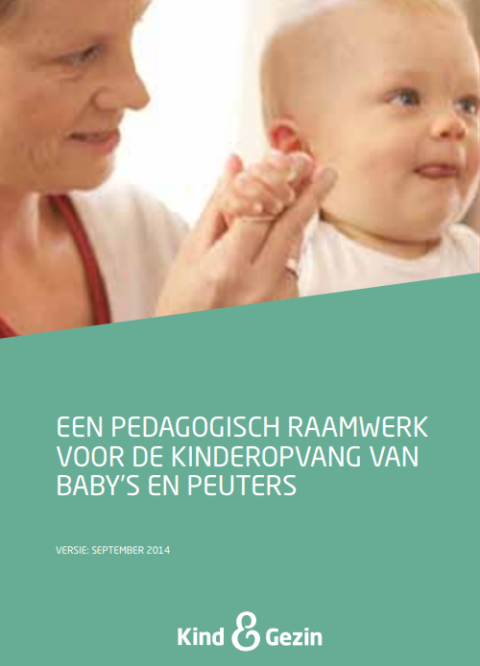 Cover pedagogisch raamwerk kinderopvang met foto van vrouw en baby